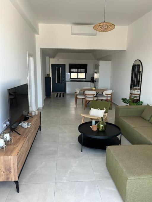 Penthouse Med Privat Saltvannsbasseng Pa Esentepe Beach Кирения Экстерьер фото