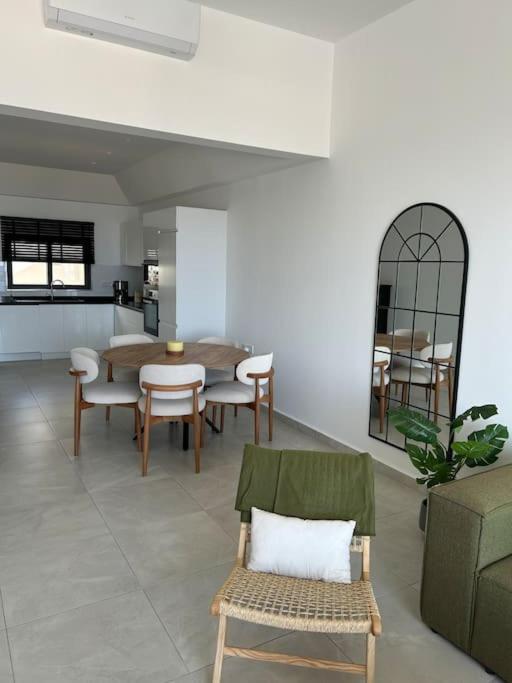 Penthouse Med Privat Saltvannsbasseng Pa Esentepe Beach Кирения Экстерьер фото