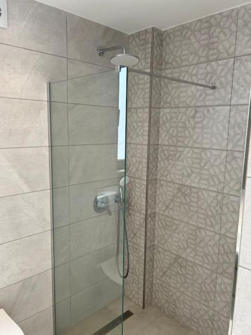 Penthouse Med Privat Saltvannsbasseng Pa Esentepe Beach Кирения Экстерьер фото