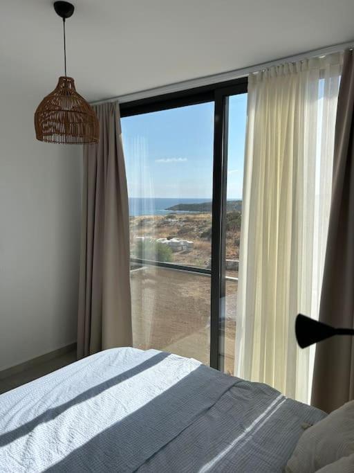 Penthouse Med Privat Saltvannsbasseng Pa Esentepe Beach Кирения Экстерьер фото