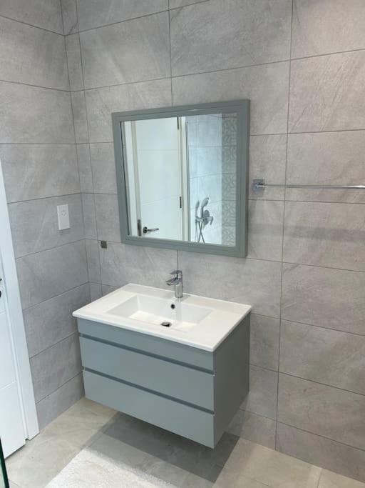 Penthouse Med Privat Saltvannsbasseng Pa Esentepe Beach Кирения Экстерьер фото