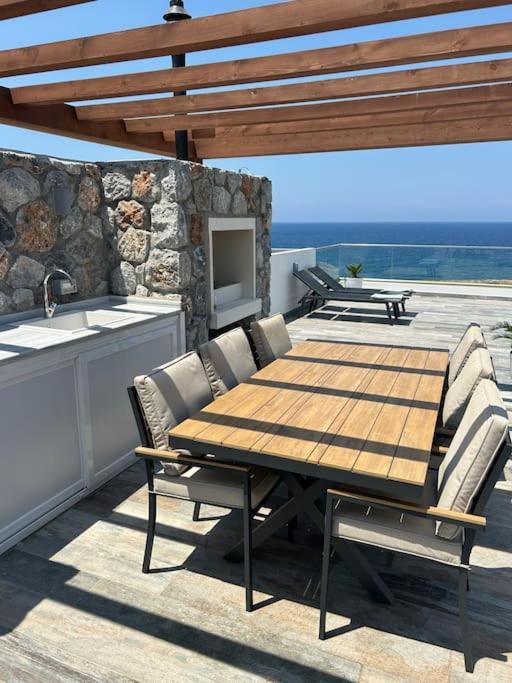 Penthouse Med Privat Saltvannsbasseng Pa Esentepe Beach Кирения Экстерьер фото