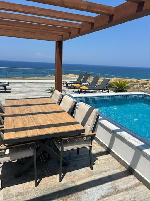 Penthouse Med Privat Saltvannsbasseng Pa Esentepe Beach Кирения Экстерьер фото