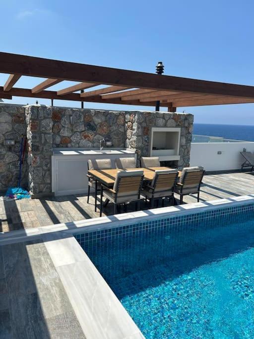 Penthouse Med Privat Saltvannsbasseng Pa Esentepe Beach Кирения Экстерьер фото