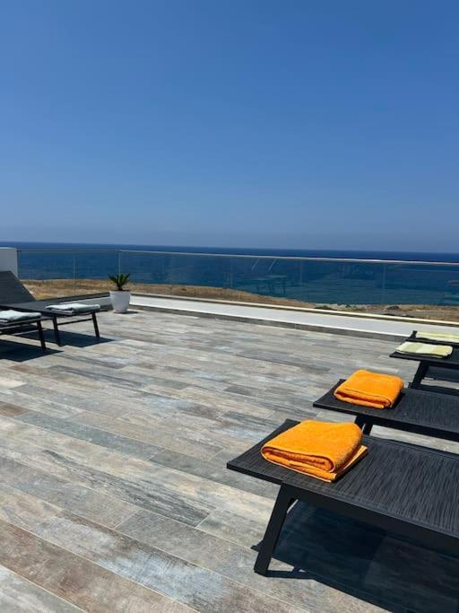 Penthouse Med Privat Saltvannsbasseng Pa Esentepe Beach Кирения Экстерьер фото