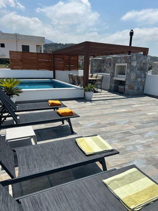 Penthouse Med Privat Saltvannsbasseng Pa Esentepe Beach Кирения Экстерьер фото