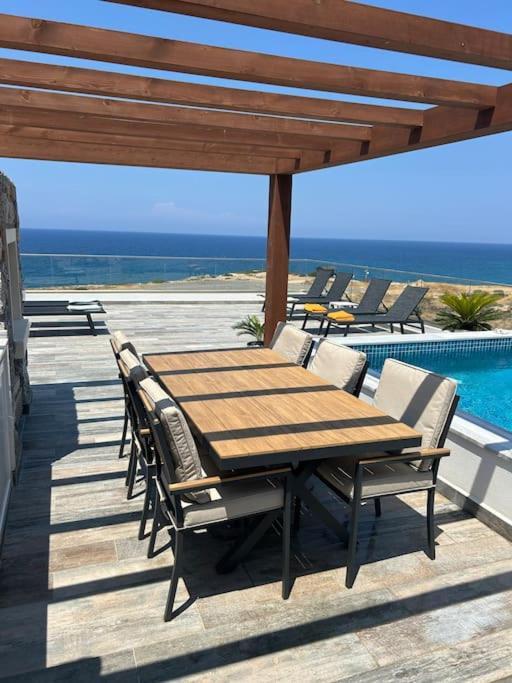Penthouse Med Privat Saltvannsbasseng Pa Esentepe Beach Кирения Экстерьер фото