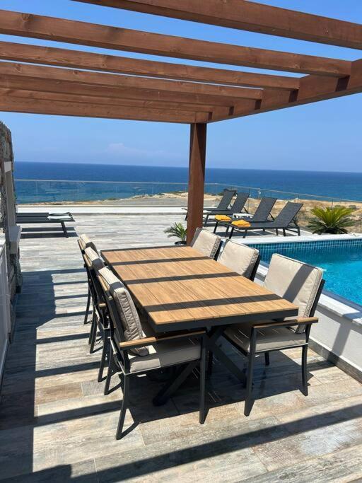 Penthouse Med Privat Saltvannsbasseng Pa Esentepe Beach Кирения Экстерьер фото